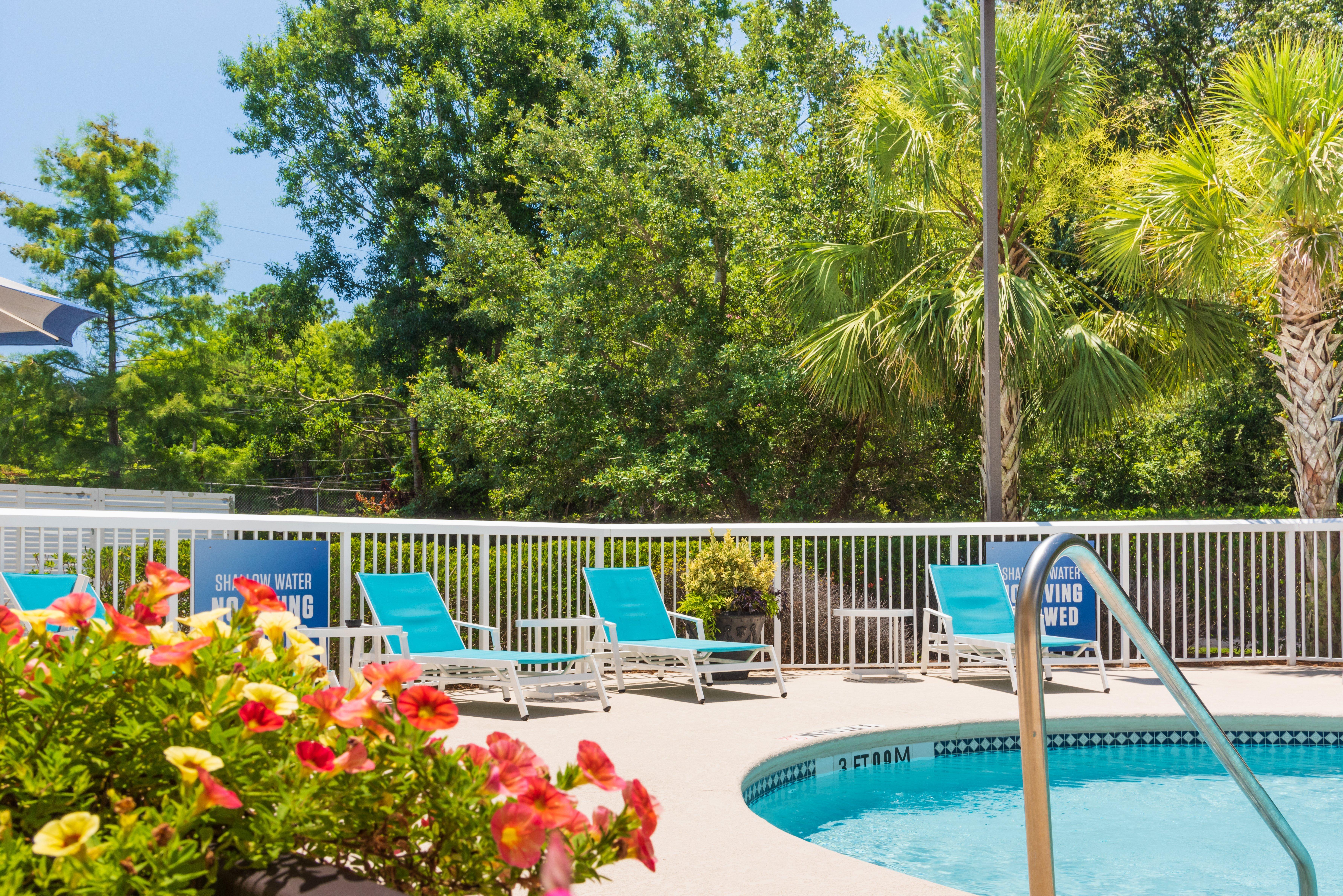 Holiday Inn Express Charleston Us Highway 17 & I-526 By Ihg Eksteriør bilde