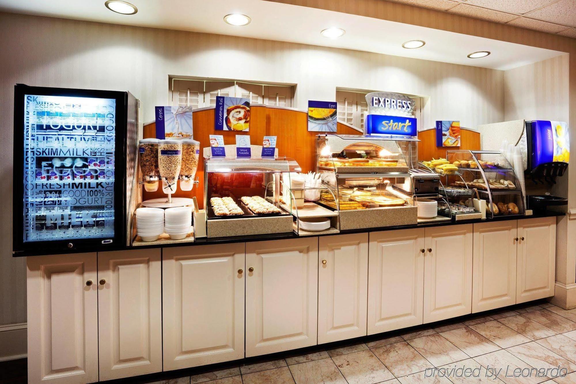 Holiday Inn Express Charleston Us Highway 17 & I-526 By Ihg Restaurant bilde