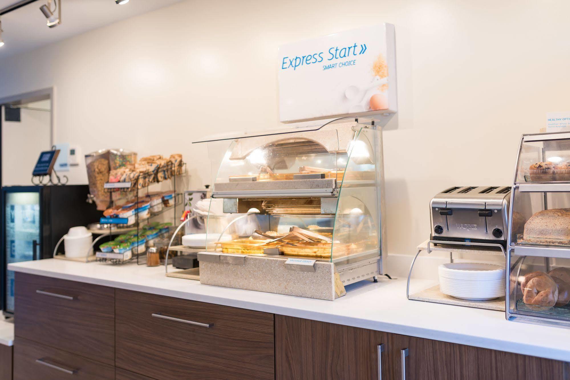 Holiday Inn Express Charleston Us Highway 17 & I-526 By Ihg Eksteriør bilde