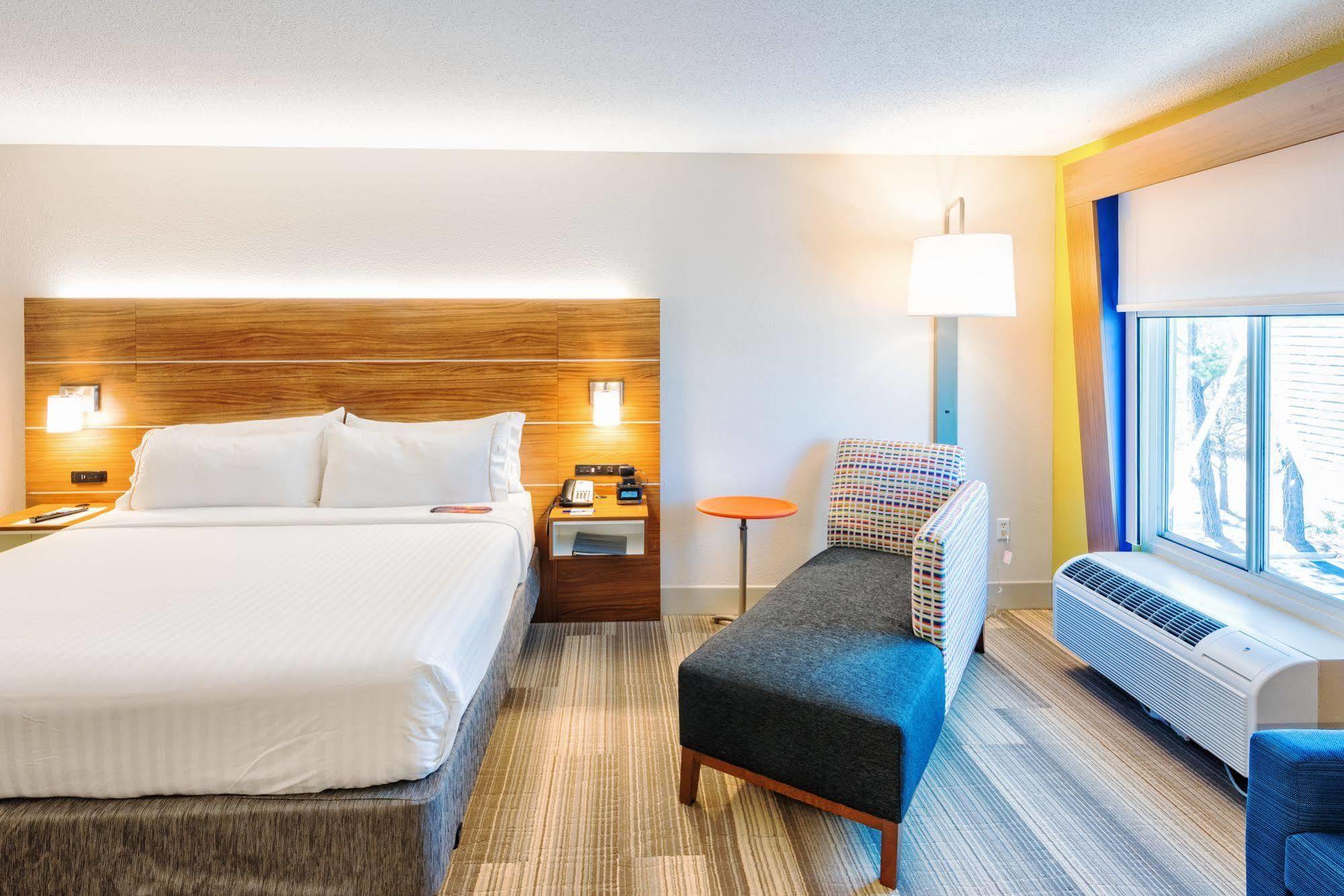 Holiday Inn Express Charleston Us Highway 17 & I-526 By Ihg Eksteriør bilde