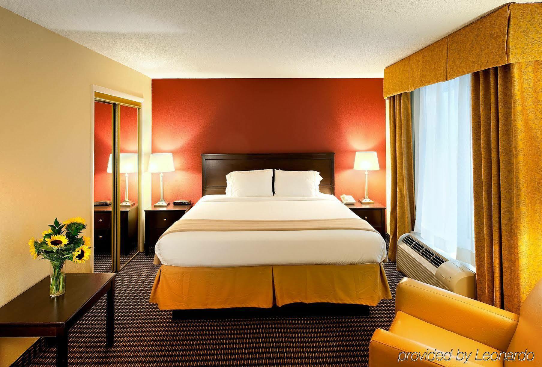 Holiday Inn Express Charleston Us Highway 17 & I-526 By Ihg Eksteriør bilde